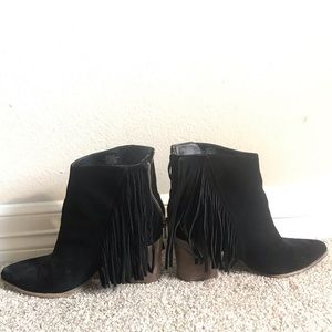 Size 9 Steve Madden fringed booties